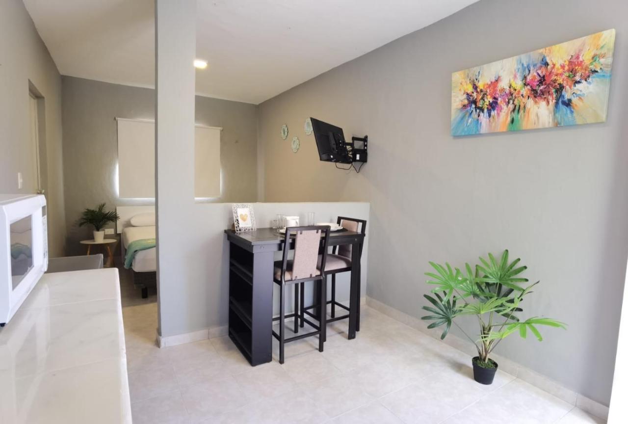 Apartment 8th Street *